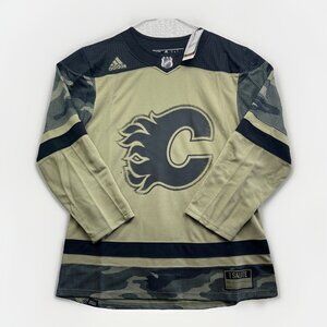 Calgary Flames Salute to Service Camo Green Adidas NHL Hockey Jersey NWT Sz 46